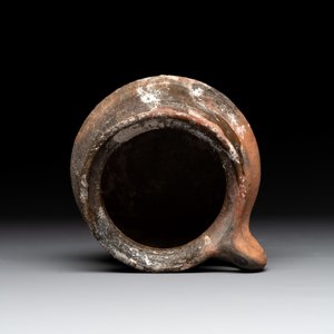 A collection of five glazed pottery cooking utensils and a fire bell, probably The Netherlands, 17th C. — foto 16