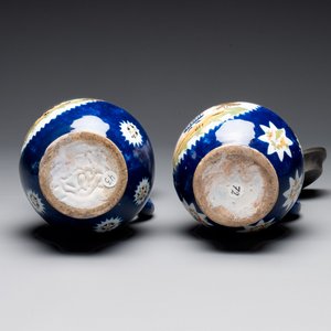 A collection of five polychrome Brussels faience jugs, some with pewter-mounts, 18/19th C. — 照片 13
