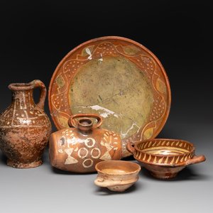 A collection of five slipwares, The Netherlands, 17th C. — photo 1