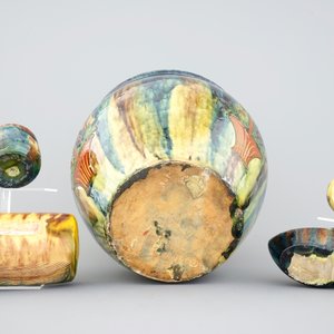 A collection of Flemish pottery and a few Delft tiles, 18/20th C. — photo 7