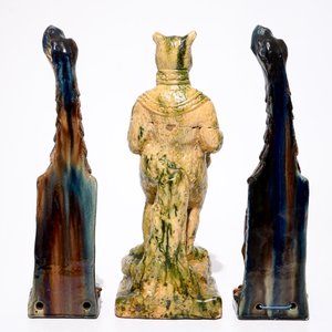 A collection of Flemish pottery figures, incl. cats, gargoyles and a Bruges bear, 20th C. — photo 4