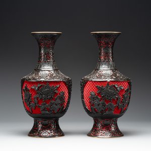 A collection of four Chinese lacquered enamel vases and a hardstone bonsai tree, 20th C. — foto 11