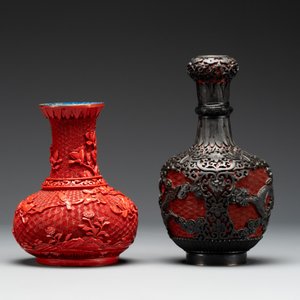 A collection of four Chinese lacquered enamel vases and a hardstone bonsai tree, 20th C. — foto 15
