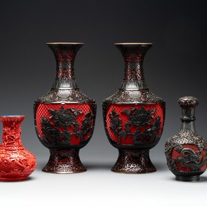 A collection of four Chinese lacquered enamel vases and a hardstone bonsai tree, 20th C. — foto 18