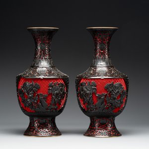 A collection of four Chinese lacquered enamel vases and a hardstone bonsai tree, 20th C. — foto 7