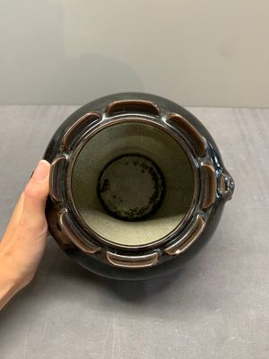 A collection of four Chinese monochrome-glazed ware, Kangxi and Qianlong mark, 19/20th C. — photo 6