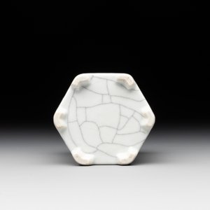 A collection of four Chinese monochrome-glazed ware, Kangxi and Qianlong mark, 19/20th C. — photo 12