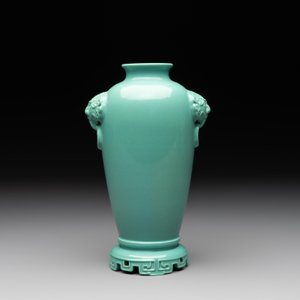 A collection of four Chinese monochrome-glazed ware, Kangxi and Qianlong mark, 19/20th C. — photo 13