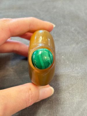 A collection of nine Chinese agate snuff bottles, 20th C. — photo 29