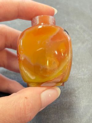 A collection of nine Chinese agate snuff bottles, 20th C. — photo 33