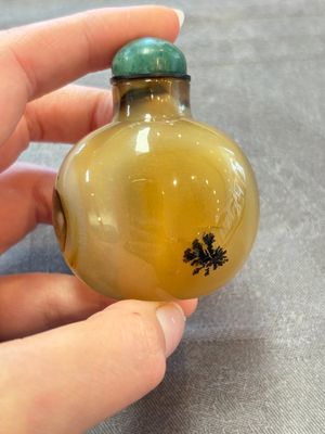 A collection of nine Chinese agate snuff bottles, 20th C. — photo 51