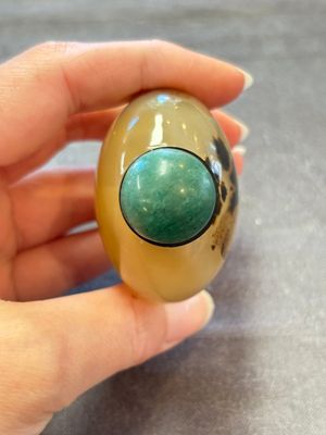 A collection of nine Chinese agate snuff bottles, 20th C. — photo 53