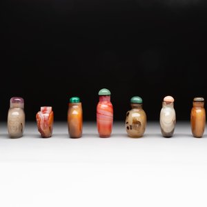 A collection of nine Chinese agate snuff bottles, 20th C. — photo 3