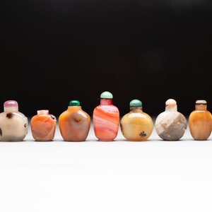 A collection of nine Chinese agate snuff bottles, 20th C. — photo 4