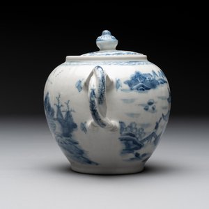 A collection of nine Chinese blue, white and famille rose wares, 18/19th C. — photo 21
