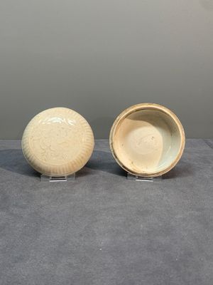 A collection of nine Chinese white-glazed and cream-glazed wares, incl. Dehua, Song/Ming — photo 9