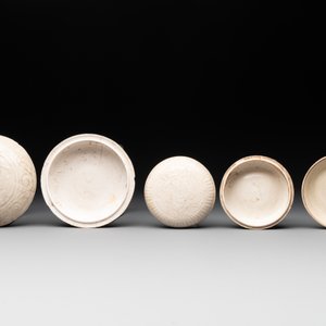 A collection of nine Chinese white-glazed and cream-glazed wares, incl. Dehua, Song/Ming — photo 4