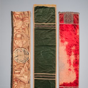 A collection of partly gold- and silver-thread embroidered textiles, Western Europe, 17th C. and later — 照片 13