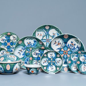 A collection of polychrome Dutch Delft wares with 'four-hearts design', 1st half 18th C. — photo 1