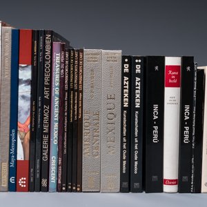 A collection of reference works on Pre-Columbian art — 照片 3