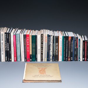 A collection of reference works on Southeast Asian and Indian arts — 照片 1