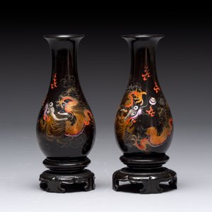 A collection of seven Chinese Fuzhou or Foochow lacquer vases, 19/20th C. — foto 11