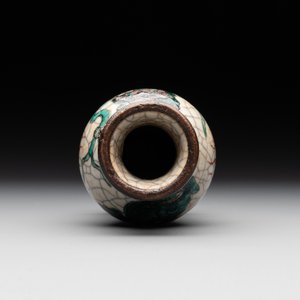 A collection of six Chinese blue and white, famille rose and verte wares, Kangxi and Tongzhi mark, 19/20th C. — photo 18