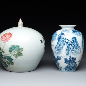 A collection of six Chinese blue and white, famille rose and verte wares, Kangxi and Tongzhi mark, 19/20th C. — photo 9