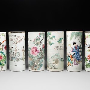 A collection of six Chinese famille rose hat stands, 19/20th C. — photo 2
