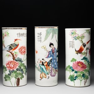 A collection of six Chinese famille rose hat stands, 19/20th C. — photo 9