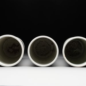 A collection of six Chinese famille rose hat stands, 19/20th C. — photo 12