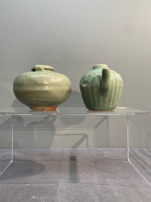 A collection of six Chinese Longquan celadon wares, Yuan/Ming — photo 12