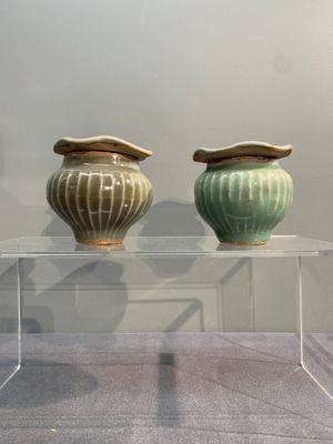 A collection of six Chinese Longquan celadon wares, Yuan/Ming — photo 4