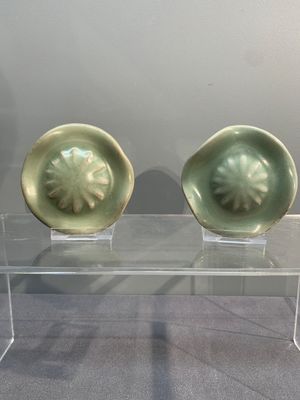 A collection of six Chinese Longquan celadon wares, Yuan/Ming — photo 7