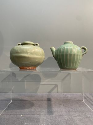 A collection of six Chinese Longquan celadon wares, Yuan/Ming — photo 9