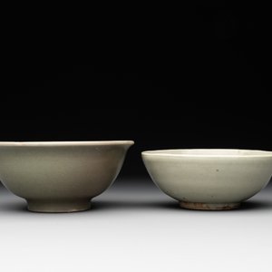 A collection of six Chinese Longquan celadon wares, Yuan/Ming — photo 15