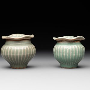 A collection of six Chinese Longquan celadon wares, Yuan/Ming — photo 4