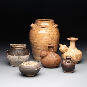 A collection of six Chinese monochrome wares, Ming — photo 1