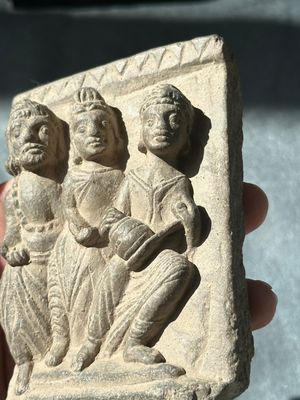 A collection of six Gandhara grey schist fragments with Bodhisattva, divinities and figures, 2/4th C. — 照片 11