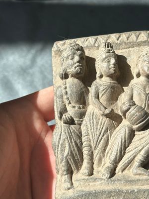 A collection of six Gandhara grey schist fragments with Bodhisattva, divinities and figures, 2/4th C. — 照片 12