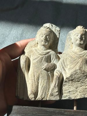 A collection of six Gandhara grey schist fragments with Bodhisattva, divinities and figures, 2/4th C. — 照片 24