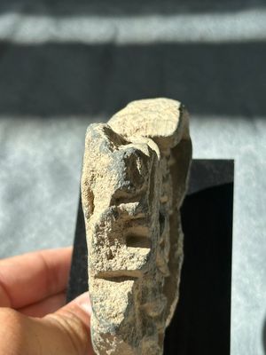 A collection of six Gandhara grey schist fragments with Bodhisattva, divinities and figures, 2/4th C. — 照片 32