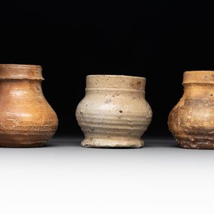 A collection of six German stoneware mugs, 16/17th C. — photo 3