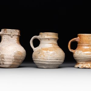 A collection of six German stoneware mugs, 16/17th C. — photo 10
