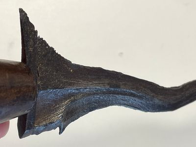 A collection of six krises with carved handles, four with scabbard, Indonesia, 19th C. — foto 3