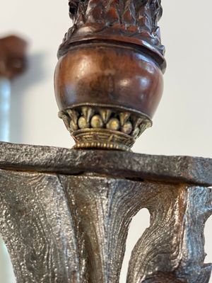 A collection of six krises with carved handles, four with scabbard, Indonesia, 19th C. — foto 18