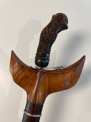 A collection of six krises with carved handles, four with scabbard, Indonesia, 19th C. — foto 30