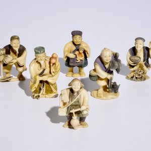 A collection of six polychrome Japanese ivory netsuke, Taisho, 2nd quarter 20th C., signed — 照片 7