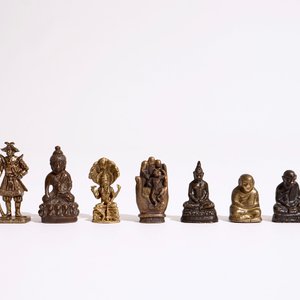 A collection of small bronze figures, India, Nepal, Tibet, Japan, 18/20th C. — 照片 8