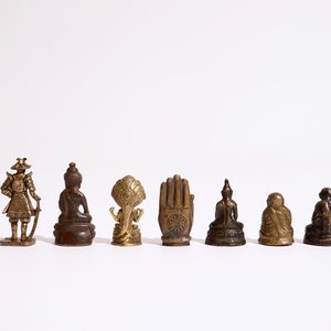A collection of small bronze figures, India, Nepal, Tibet, Japan, 18/20th C. — 照片 10
